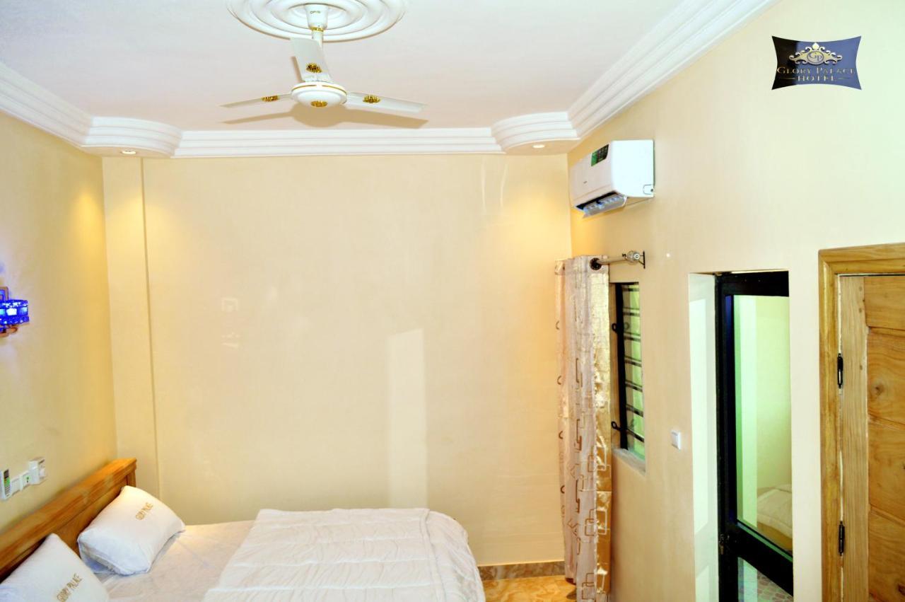 Glory Palace Hotel Cotonou Exteriör bild